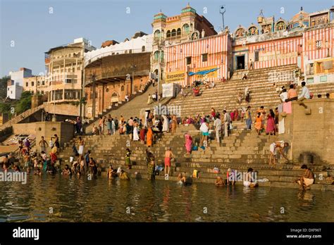 Hindu ghats on the banks of the Holy River Ganges (Ganga) in Varanasi Stock Photo: 67948688 - Alamy