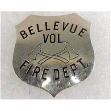 VINTAGE BELLEVUE WA VOLUNTEER FIRE DEPARTMENT BADGE