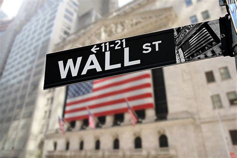 3,200+ Wall Street Sign Stock Photos, Pictures & Royalty-Free Images ...