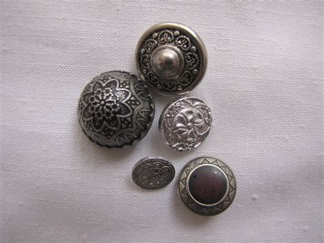 Little Treasures: Vintage buttons