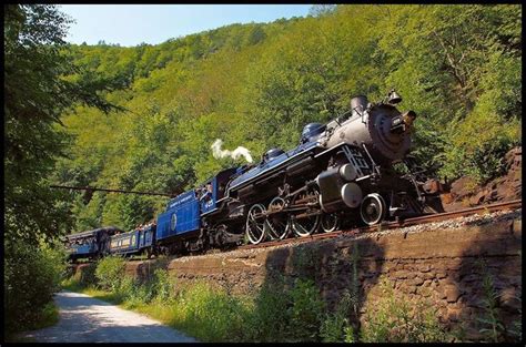 This Pennsylvania Train Ride Is The Most Breathtaking Way To Chase A ...