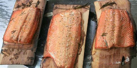 Farm-Raised Salmon vs Wild Salmon - Difference and Comparison | Diffen