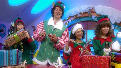 Christmas Elf Song! - CBeebies - BBC