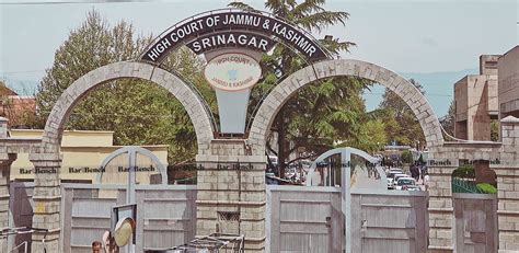 [COVID-19] Jammu & Kashmir High Court, Jammu wing bars entry for clerks ...