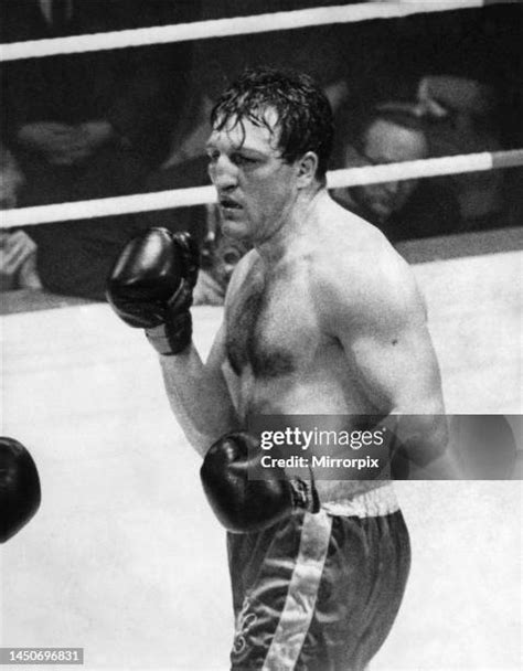 286 Brian London Boxer Stock Photos, High-Res Pictures, and Images - Getty Images