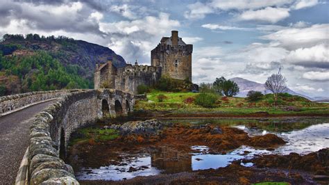 Eilean Donan Castle, Scotland. photo credit: drronson.deviantart.com on ...