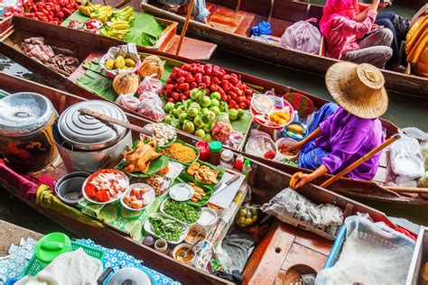 auf einem schwimmenden Markt in Bangkok Foto & Bild | asia, thailand ...