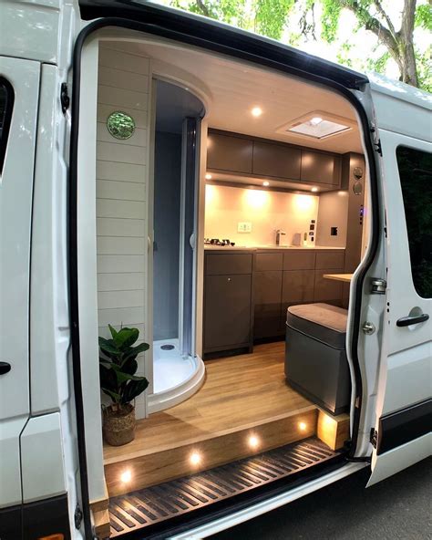 Man transforms old, white van into a high-end home-on-wheels | Дом на колесах, Передвижные дома ...