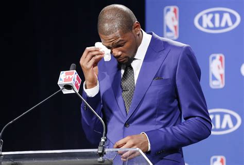 Kevin Durant to his mother: "You're the real MVP" - CBS News