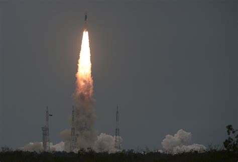 India's Moon probe enters lunar orbit