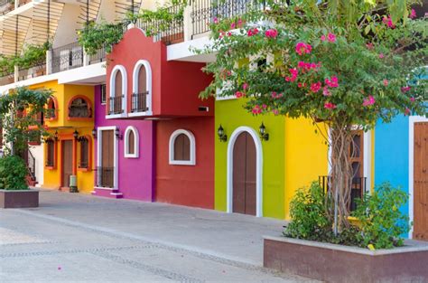 Day of the Dead in Mexico | Apartamento colorido, Fachadas de casas, Puerto vallarta