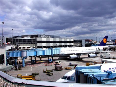 File:AirportFrankfurt terminal1.jpg - Wikimedia Commons