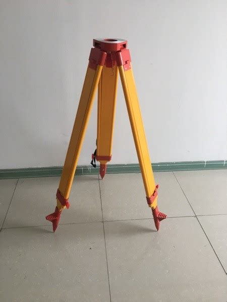 Total Station Accessories total station common use heavy wooden tripod