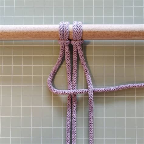 Macrame square knot tutorial: Easy step-by-step instructions