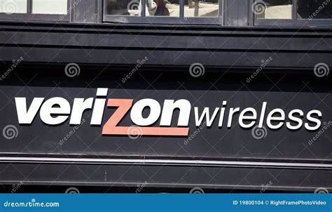 Verizon store sign editorial stock image. Image of connect - 19800104