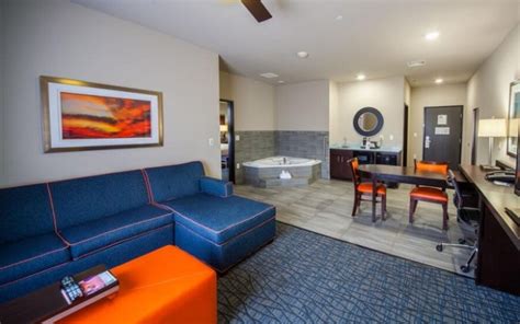 9 Hotels With Jacuzzi In Room in OKC (Oklahoma City)