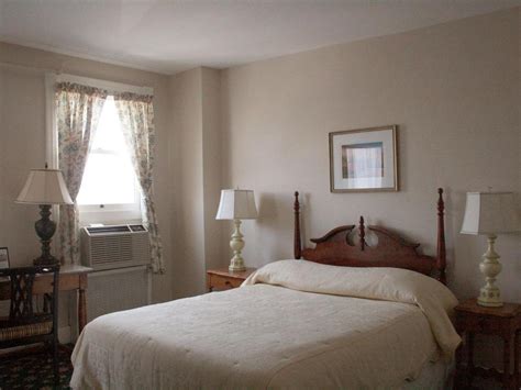 Rooms at the Middlebury Inn | inc Standard, Luxury & Suites