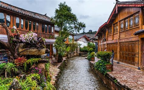 How to Visit Lijiang Old Town: Your Handy Tour Guide