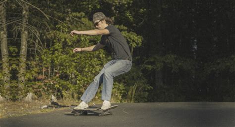 How to Balance Skateboard and Control It - Skate Review