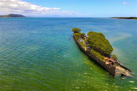 100-Year-Old Shipwreck in Australia Overgrown by Mangroves