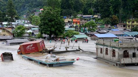 Sikkim flash floods: 14 dead, over 100 missing; 3,000 tourists stranded. Updates | Latest News ...