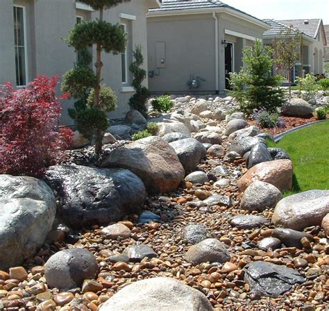 Lava Rock Landscaping Has Both Positive And Negative Aspects | Landscape Design