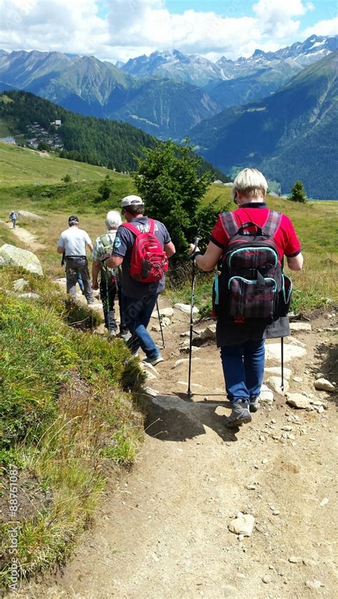 Wandern in der Schweiz Stock Photo | Adobe Stock