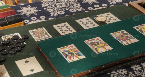 Faro Card Game, Coloma 3967994 Stock Photo at Vecteezy