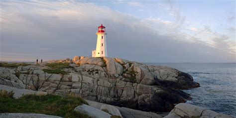 Morning Light at Peggy's Cove - Picture Perfect Tours