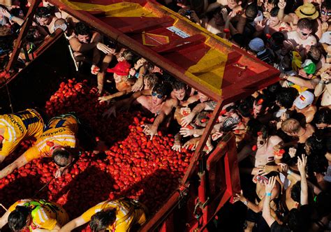 Nexus images News Stories in images: Food Fight: Tomatina festival 2011