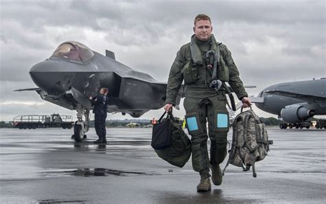 Reservist hits USAF F-35 trans-Atlantic milestone > Grissom Air Reserve ...