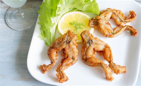 Fried Frog Legs | Traditional Frog Dish From New Orleans, United States of America