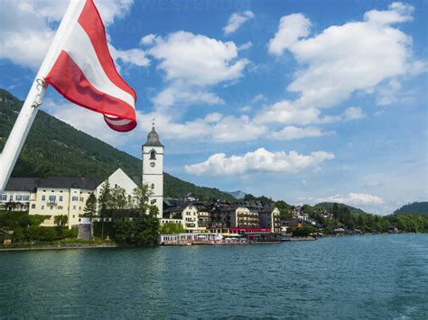 Austria, Salzkammergut, Salzburg State, Lake Wolfgangsee, St. Wolfgang, View of Hotel Weisses ...