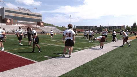 UMD football back on field for first practice of season - WDIO.com