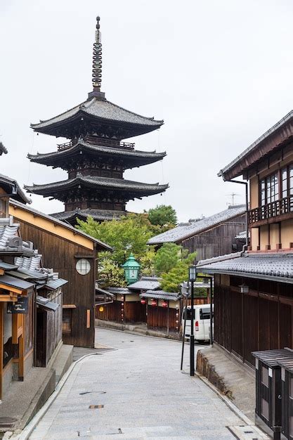 Premium Photo | Yasaka Pagoda in Kyoto