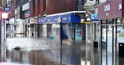 Pontypridd town centre flooded as River Taff overflows | Water flood, River, Flood