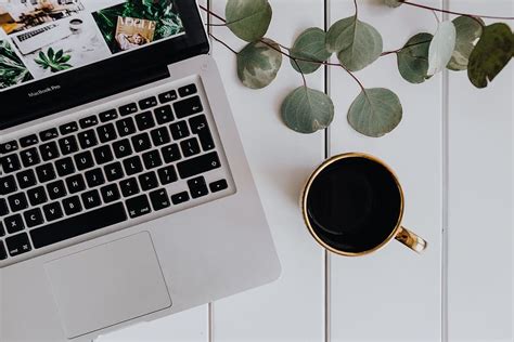 HD wallpaper: woman, work, laptop, computer, desk, office, smile, glasses | Wallpaper Flare