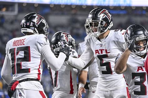 Falcons unveil 2023 schedule with zero primetime games announced - The ...