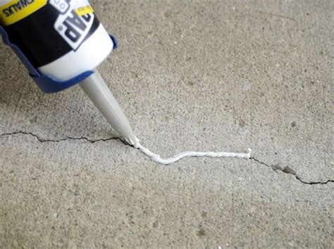 How to Fill Small Cracks in Concrete - For Dummies | Repair cracked concrete, Fix cracked ...