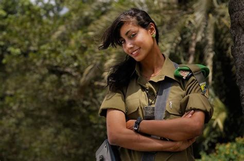 This is 'Elinor Jozef', a female Arab combat soldier in the Israeli Defense Force | Female ...