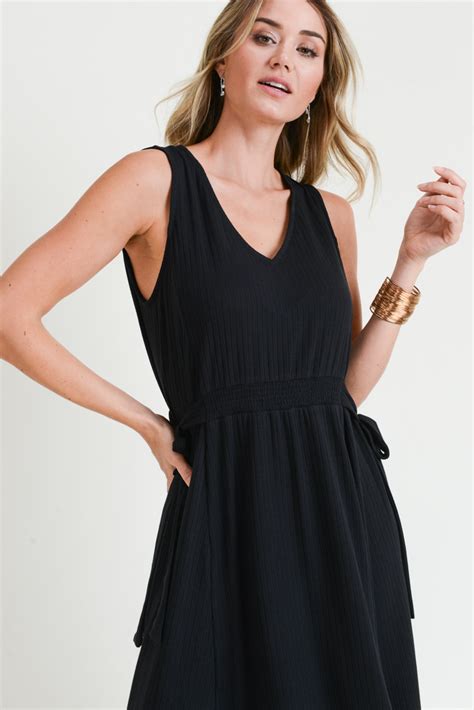 V NECK SLEEVELESS MIDI DRESS WITH SMOCKED WAIST SIDE TIE DETAIL – Des-Beaux