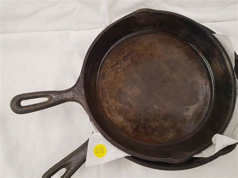 3 Cast Iron Frying Pans