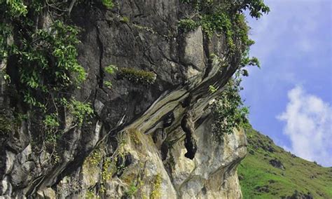 Inilah Sebuah Legenda Batu Gantung Danau Toba