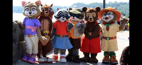 Great Wolf Lodge Mascots | Mascot, Great wolf lodge, Furry costume