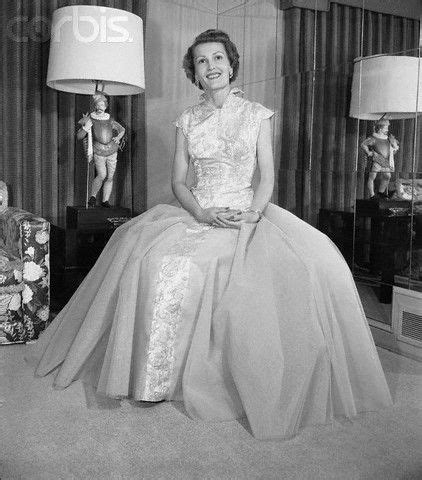 Pat Nixon Posing in Evening Gown More First Lady Of America, Us First Lady, Presidents Wives ...