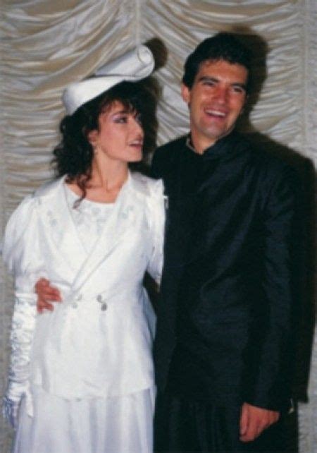 Antonio Banderas married with Ana Leza in 1988 and divorced in 1996.. | Chef jackets, Academic ...