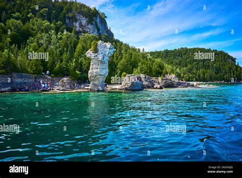 Tobermory flowerpot island Ontario Canada Stock Photo - Alamy