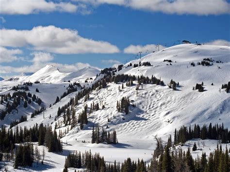 5 Best Ski Resorts in Alberta, 2023/24