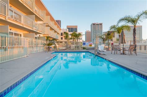 Hotel Review: Holiday Inn Express San Diego Downtown - Allied Business ...