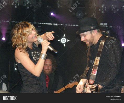 Sugarland Concert Image & Photo (Free Trial) | Bigstock